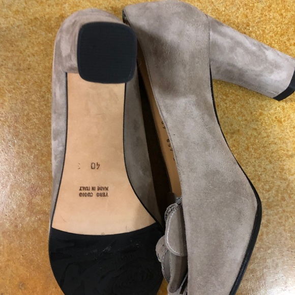 Taryn Rose Grey Suede Shoes 9M - Picture 2 of 4